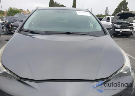 2016 Toyota Prius Two Eco z USA, uszkodzony, nr VIN JTDKARFU4G3016358